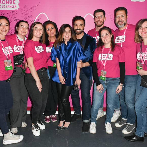 Exclusif - Julie Zenatti et Kamel Ouali - Backstage - Enregistrement de l'émission "Tout le monde chante contre le cancer, les stars relèvent le défi" dans le cadre du gala de l'association "Tout le monde chante contre le cancer" présentée par J.Anthony au Dôme de Paris, et diffusée le 4 janvier sur W9. Le 22 novembre 2022 © Coadic Guirec-Christophe Clovis / Bestimage