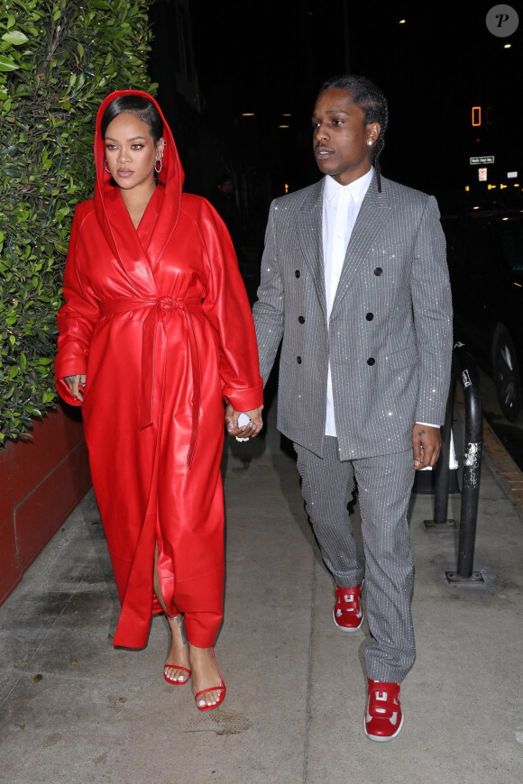 Rihanna, enceinte, et son compagnon ASAP Rocky arrivent au restaurant "Giorgio Baldi" à Los Angeles, le 12 février 2022. 