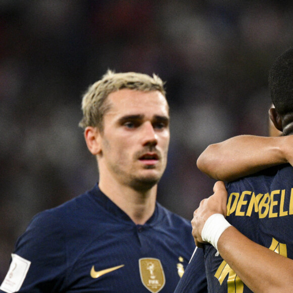 Antoine Griezmann, Ousmane Dembele, Kylian MBappe - Joie des joueurs français lors du match des 1/8emes de finale de la Coupe de Monde de Football "France vs Pologne (3-1)" à Doha au Qatar. Le 4 décembre 2022 © JB Autissier / Panoramic / Bestimage
