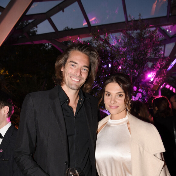 Exclusif - Camille Lacourt et sa compagne Alice Detollenaere - Hotel Peninsula poursuit son engagement dans la lutte contre le cancer du sein à l'occasion de la campagne annuelle mondiale Octobre Rose avec la soirée de gala au profit de l'association "Europa Donna France". Paris, le 29 septembre 2022 © Christophe Clovis-Rachid Bellak / Bestimage 