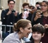 Eddy et Nelson Angelil - Céline Dion quitte l'hôtel Royal Monceau avec ses enfants et prend un jet privé au Bourget le 10 août 2017. 