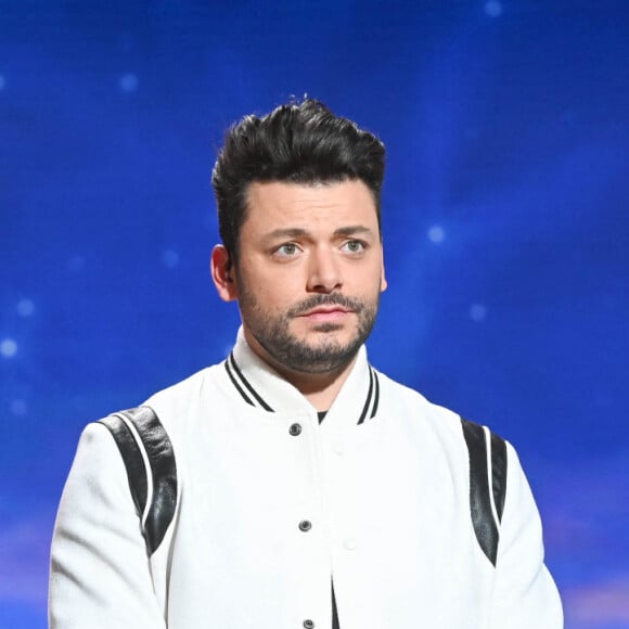 Sophie Davant, Kev Adams et Nagui - 36e édition du Téléthon sur le plateau de France 2, avec pour parrain Kev Adams, le 3 décembre 2022. © Coadic GUIREC / Bestimage