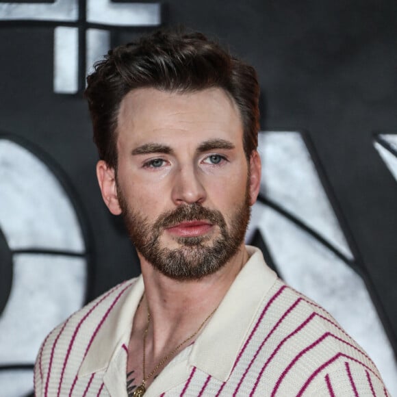 Chris Evans à la première du film "The Gray Man" à Londres, le 19 juillet 2022.