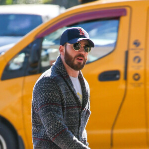 Exclusif - Chris Evans se promène dans les rues de New York, le 4 novembre 2019.