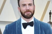 Chris Evans en couple : il officialise avec une sublime actrice âgée de 16 ans de moins que lui !