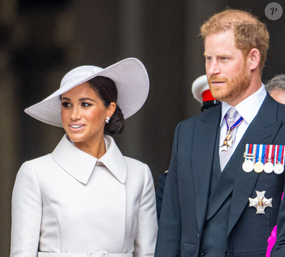 Le prince Harry, duc de Sussex, et Meghan Markle, duchesse de Sussex - Les membres de la famille royale et les invités lors de la messe célébrée à la cathédrale Saint-Paul de Londres, dans le cadre du jubilé de platine (70 ans de règne) de la reine Elisabeth II d’Angleterre. Londres, le 3 juin 2022.  Royals attending the Service of Thanksgiving for the Queen, marking the monarch's 70 year Platinum Jubilee, at St Paul’s Cathedral in London. June 3rd, 2022. 