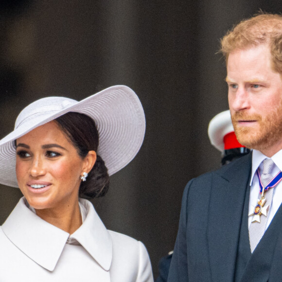 Le prince Harry, duc de Sussex, et Meghan Markle, duchesse de Sussex - Les membres de la famille royale et les invités lors de la messe célébrée à la cathédrale Saint-Paul de Londres, dans le cadre du jubilé de platine (70 ans de règne) de la reine Elisabeth II d’Angleterre. Londres, le 3 juin 2022.  Royals attending the Service of Thanksgiving for the Queen, marking the monarch's 70 year Platinum Jubilee, at St Paul’s Cathedral in London. June 3rd, 2022. 