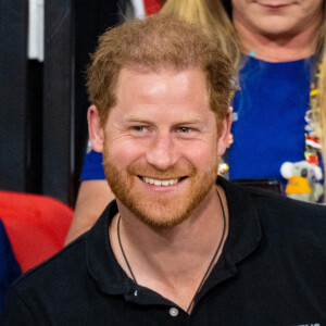 Le prince Harry, duc de Sussex, assiste à la course d'aviron en salle aux Jeux Invictus 2020 (jour 5) au Zuiderpark à La Haye, Pays-Bas, le 20 avril 2022.  Prince Harry, Indoor rowing in Zuiderpark at the 2020 Invictus Games in The Hague, Netherlands, April 20, 2022, Day 5. 