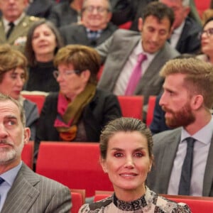 Le roi Felipe VI et la reine Letizia d'Espagne assistent à l'inauguration de la pharmacie Llabrés à Ciutadella, Minorque, Espagne, le 12 janvier 2023. ©  EuropaPress/Bestimage 