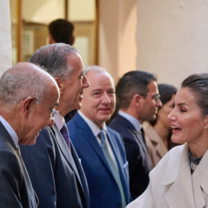 Le roi Felipe VI et la reine Letizia d'Espagne assistent à l'inauguration de la pharmacie Llabrés à Ciutadella, Minorque, Espagne, le 12 janvier 2023. ©  EuropaPress/Bestimage 