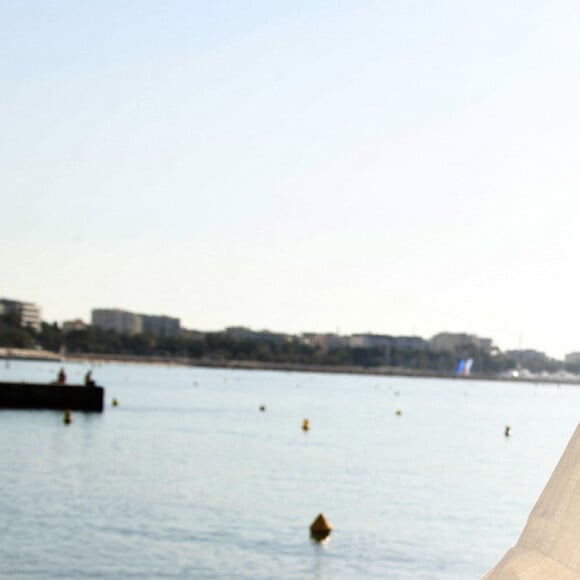 Sonia Rolland de la série Tropiques Criminels - Photocalls sur le ponton de l'hôtel Barrière Le Majestic lors de la 4ème édition de Canneseries au Palais des Festivals à Cannes. Le 13 octobre 2021 © Christophe Aubert / Bestimage