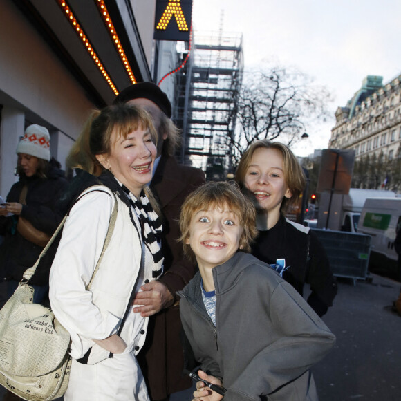 Exclusif - Julie Depardieu et ses enfants - Arrivées à la première du film Astérix et Obélix "L'Empire du Milieu" au cinéma Le Grand Rex à Paris le 15 janvier 2023.