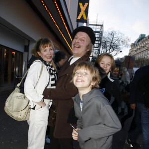 Exclusif - Julie Depardieu et ses enfants - Arrivées à la première du film Astérix et Obélix "L'Empire du Milieu" au cinéma Le Grand Rex à Paris le 15 janvier 2023.