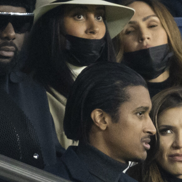 Gims et sa femme Demdem, Vitaa - People au match de Ligue 1 Uber Eats "PSG contre Monaco (2-0)" au Parc des Princes à Paris le 12 décembre 2021. © Cyril Moreau/Bestimage 