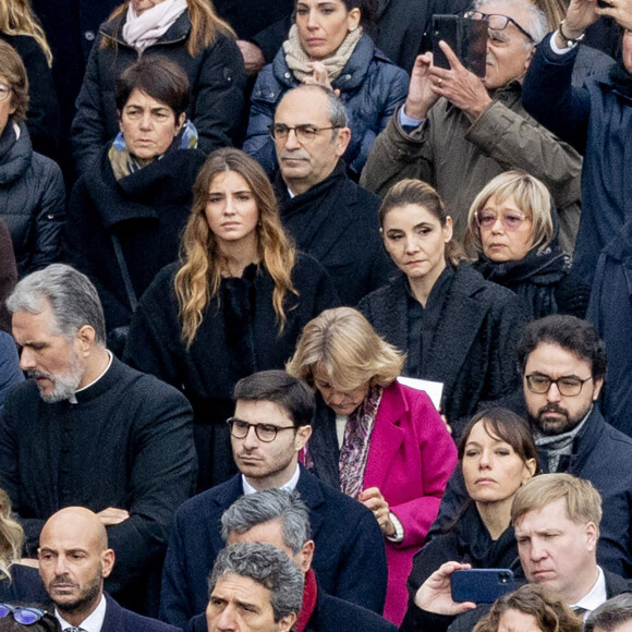 Clotilde Courau et sa fille Vittoria - Obsèques du pape émérite Benoit XVI (Joseph Ratzinger) sur la place Saint-Pierre du Vatican. 