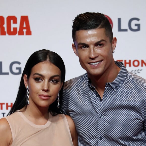 Cristiano Ronaldo et sa compagne Georgina Rodriguez assistent au Prix Marca Leyenda à Madrid en Espagne.