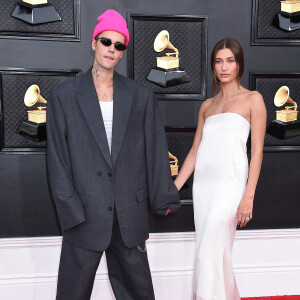 Justin Bieber et Hailey Rhode Bieber (Baldwin) au photocall de la 64ème édition des Grammy Awards au MGM Grand Garden à Las Vegas le 3 avril 2022. 