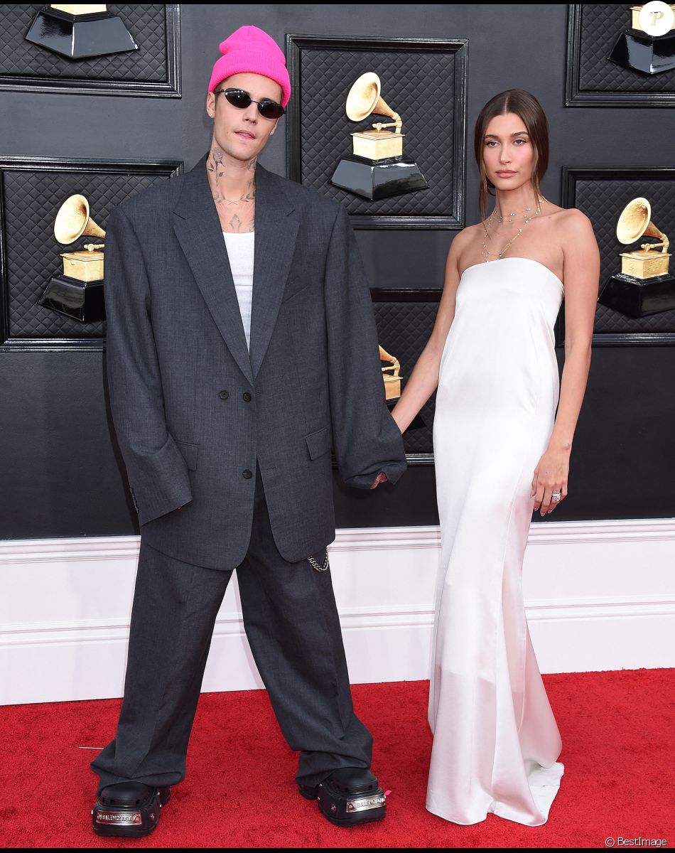 Justin Bieber et Hailey Rhode Bieber (Baldwin) au photocall de la 64ème édition des Grammy Awards au MGM Grand Garden à Las Vegas le 3 avril 2022.