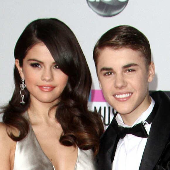Selena Gomez et Justin Bieber aux American Music Awards à Los Angeles le 20 novembre 2011.