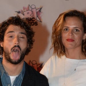 Laure Manaudou et son compagnon Jérémy Frérot - Arrivées à la 17ème cérémonie des NRJ Music Awards 2015 au Palais des Festivals à Cannes, le 7 novembre 2015. © Rachid Bellak/Bestimage 