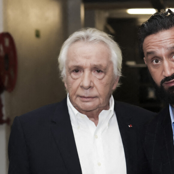 Exclusif - Michel Sardou, Cyril Hanouna sur le plateau de l'émission Touche pas à mon poste (TPMP) présentée en direct par C.Hanouna et diffusée sur C8 le 29 août 2022. © Jack Tribeca / Bestimage 