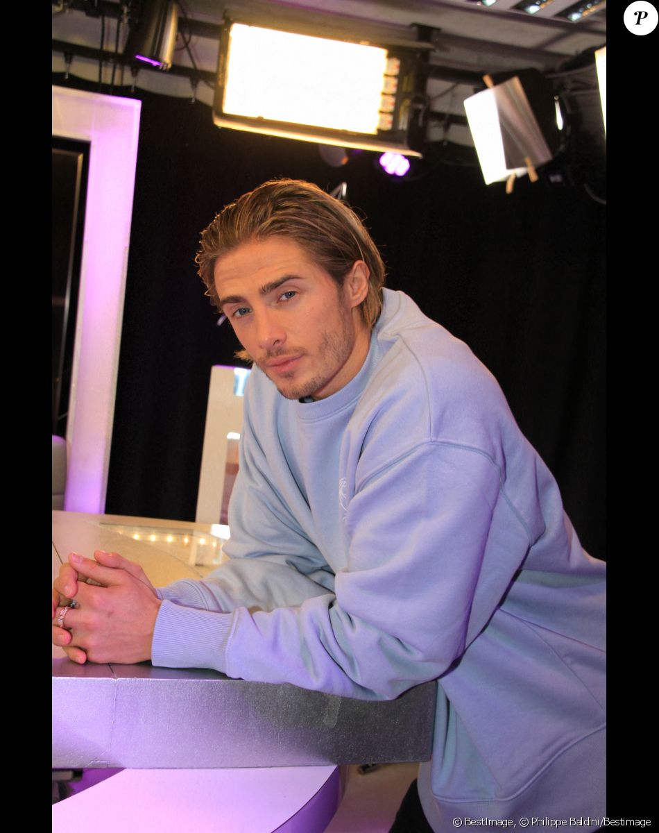 Exclusif - Dylan Thiry - Backstage de l'enregistrement de l'émission "L'instant de Luxe" à Paris le 20 novembre 2021. © Philippe Baldini/Bestimage