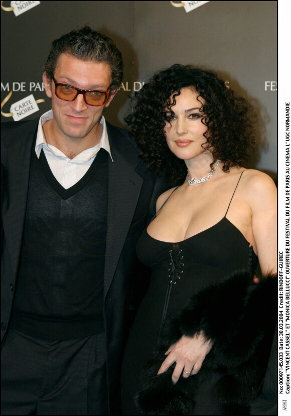 Vincent Cassel et Monica Bellucci lors de l'ouverture du Festival du Film de Paris au cinéma UGC Normandie le 30 mars 2004