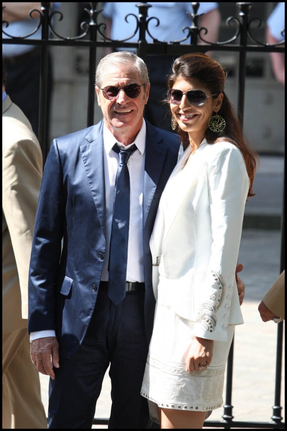 Jean-Claude Darmon et Hoda Roche lors du mariage de Renaud Capuçon et Laurence Ferrari à Paris à la mairie du 16e arrondissement le 3 juillet 2009