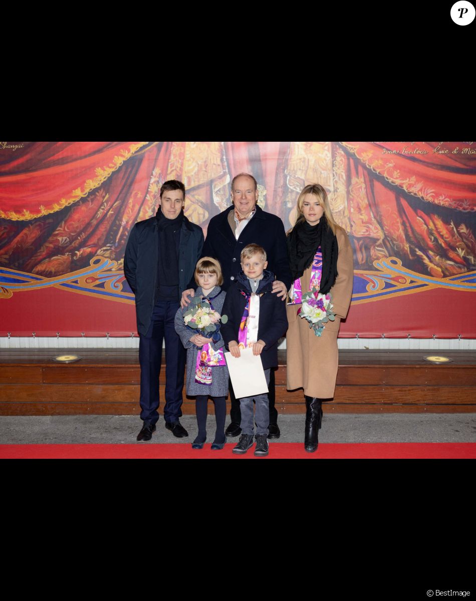 Le prince Albert II de Monaco, le prince Jacques de Monaco et la princesse Gabriella de Monaco, Louis Ducruet et Camille Gottlieb - 3e jour du 45e Festival International du Cirque de Monte Carlo sous le chapiteau Fontvieille à Monaco le 22 janvier 2023. © Olivier Huitel/pool/Bestimage