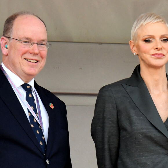 Le prince Albert II, la princesse Charlene de Monaco - Remise des prix du championnat du "Monaco ePrix" à Monaco. Le 30 avril 2022. © Bruno Bebert / Bestimage