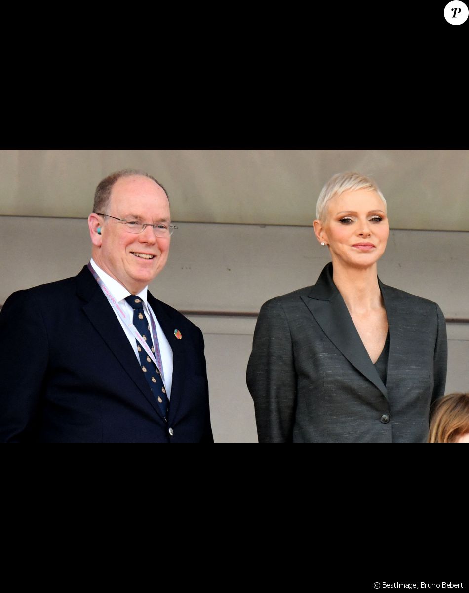 Le prince Albert II, la princesse Charlene de Monaco - Remise des prix du championnat du "Monaco ePrix" à Monaco. Le 30 avril 2022. © Bruno Bebert / Bestimage