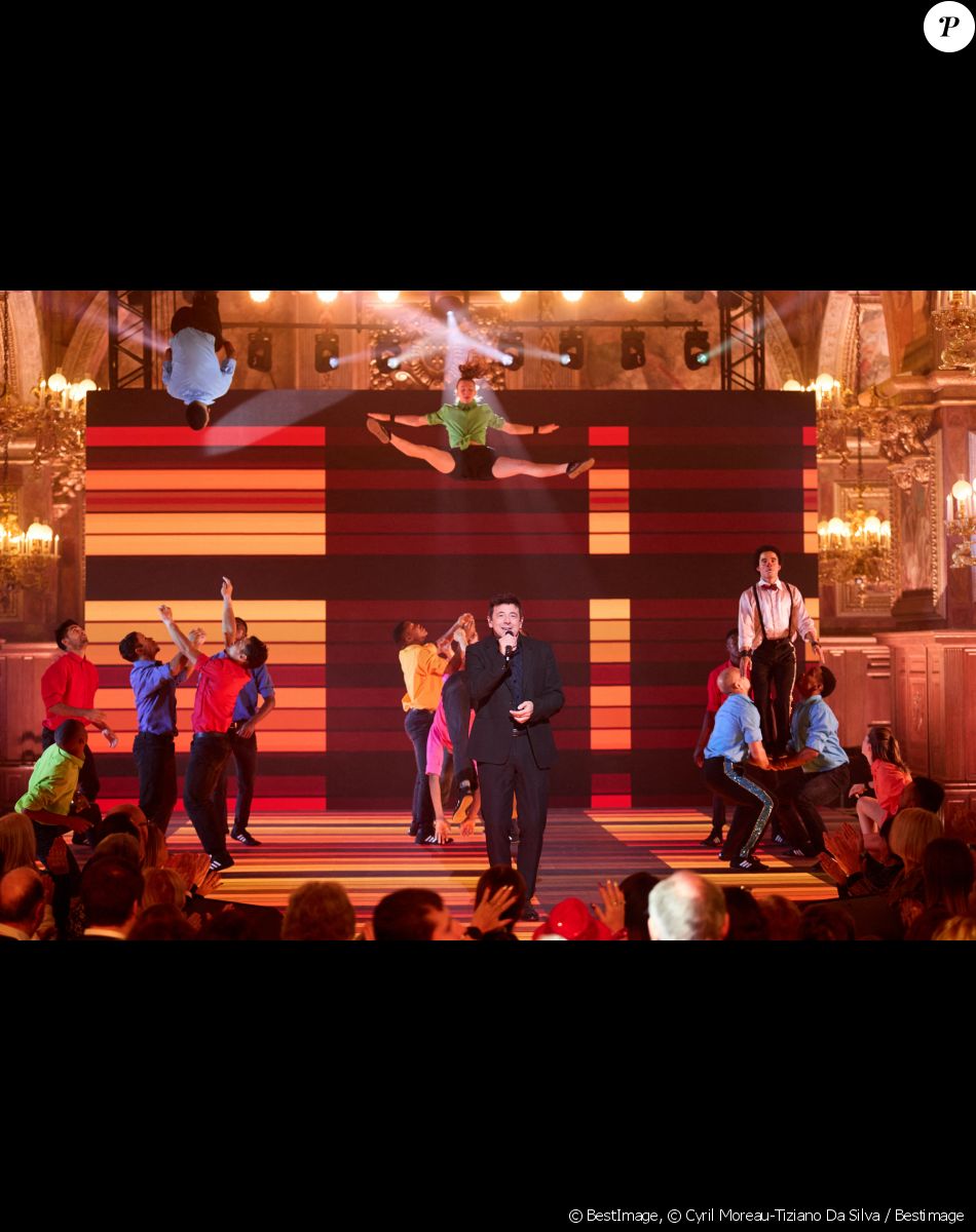 Exclusif - Patrick Bruel - Enregistrement de l'émission "La grande soirée du 31 à Fontainebleau" au Château de Fontainebleau, diffusée le 31 décembre sur France 2 © Cyril Moreau-Tiziano Da Silva / Bestimage Pour clore cette année 2022 en beauté, France Télévisions, fidèle à son engagement en faveur du patrimoine, offre à son public une soirée de réveillon populaire et festive au château de Fontainebleau, animée par S.Bern. France Télévisions marque une fois encore, au travers de cette soirée exceptionnelle, l'engagement du service public en faveur du spectacle vivant, de la musique et du patrimoine. Les équipes de France Télévisions, d'Electron Libre/Kisayang et de France 2 se sont installées au château de Fontainebleau pour organiser cet événement musical aussi populaire qu'éclectique. C'est ici, au coeur de la salle de Bal, de la galerie François Ier, du grand Escalier ou la cour d'Honneur, que nous allons faire la fête, chanter et danser sur des rythmes disco. Un endroit étonnant, sublimé pour cette soirée, orchestrée par S.Bern entouré de chanteurs, d'artistes aux multiples talents et des danseurs de la troupe du Paradis Latin, sous la direction artistique de K.Ouali ! Les troupes du Paradis Latin, Moulin Rouge, le Cirque d'Hiver Bouglione, le Cirque Phénix et les Folies Gruss, enchanteront ce réveillon avec des visuels magiques au château de Fontainebleau. Pour accueillir le passage à la nouvelle année, un feu d'artifice exceptionnel, d'une dizaine de minutes, sera tiré des jardins du château de Fontainebleau et retransmis sur France 2 et dans plusieurs pays à travers le monde. Ce feu sera spécialement conçu pour les téléspectateurs de France 2 par D.Proteau, directeur artistique de Ruggieri, sur une bande originale créée par le duo de DJs Ofenbach. Quand l'électro rencontre le patrimoine, le résultat est incroyable ! Ofenbach, le duo électro Made In France qui met le feu aux plus grandes scènes internationales avec ses mix, a même été classé par le magazine Vanity Fair en 2018 parmi les 50 Français les plus influents au monde ! Fontainebleau en quelques mots... Haut lieu de l'histoire de France, et joyaux du patrimoine français, classé au Patrimoine mondial de l'Unesco, le château de Fontainebleau a été l'une des demeures emblématique des souverains français de François Ier à Napoléon III. À la fois de style Renaissance, et classique, le château de Fontainebleau témoigne de la rencontre entre l'art italien et la tradition française exprimée tant dans son architecture que dans ses décors intérieurs. L'émission sera diffusée sur TV5 Monde. Evénement en partenariat avec Spotify et France Bleu qui diffusera la soirée en simultané sur son antenne.