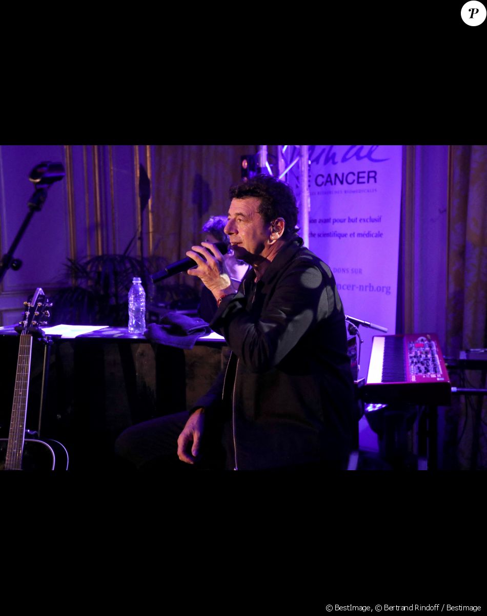 Concert privé de Patrick Bruel durant le 35ème Dîner de Gala "Vaincre le cancer" au profit de la lutte contre les cancers au Cercle de l'Union Interalliée à Paris, France, le 29 Octobre 2022. © Bertrand Rindoff / Bestimage