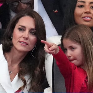 Kate Catherine Middleton, duchesse de Cambridge, et la princesse Charlotte - La famille royale d'Angleterre au concert du jubilé de platine de la reine d'Angleterre au palais de Buckingham à Londres. Le 4 juin 2022 