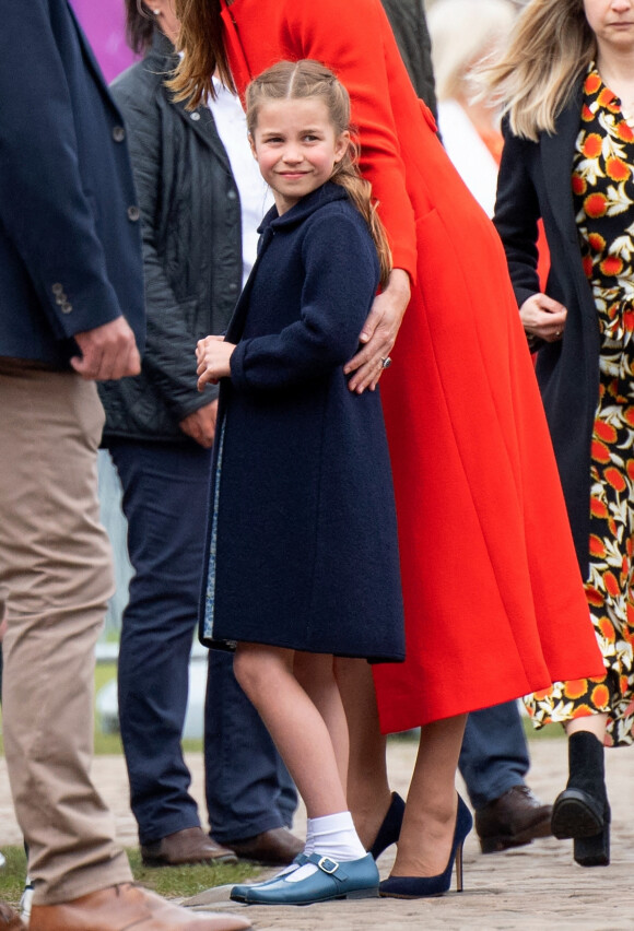 La princesse Charlotte de Cambridge en visite au château de Cardiff, Royaume Uni à l'occasion du jubilé de platine de la reine d'Angleterre. 