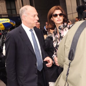 Linda Evangelista et l'homme d'affaires François-Henri Pinault devant un tribunal new-yorkais en mai 2012.