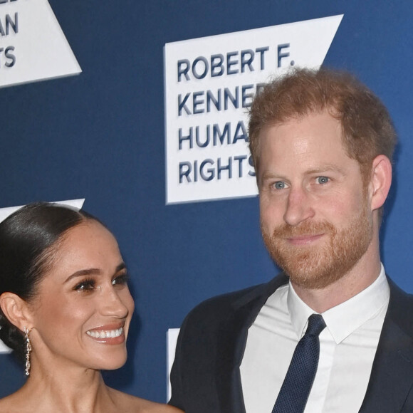 Le prince Harry et Megan Markle au photocall de la soirée de gala "Robert F. Kennedy Human Rights Ripple of Hope 2022" à l'hôtel Hilton de New York City, New York, Etats-Unis, le 6 décembre 2022. 