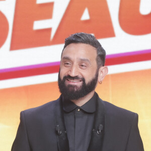 Exclusif - Cyril Hanouna - Sur le plateau de l'émission TPMP (Touche Pas à Mon Poste) présentée en direct par C.Hanouna et diffusée sur C8 - Paris le 02/01/2023 - © Jack Tribeca / Bestimage 