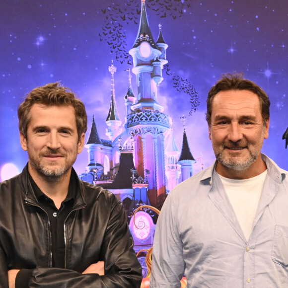 Guillaume Canet et Gilles Lellouche - Disneyland Paris à inauguré ce week-end la saison d'Halloween avec la présence de plusieurs célébrités françaises, le 25 septembre 2021.