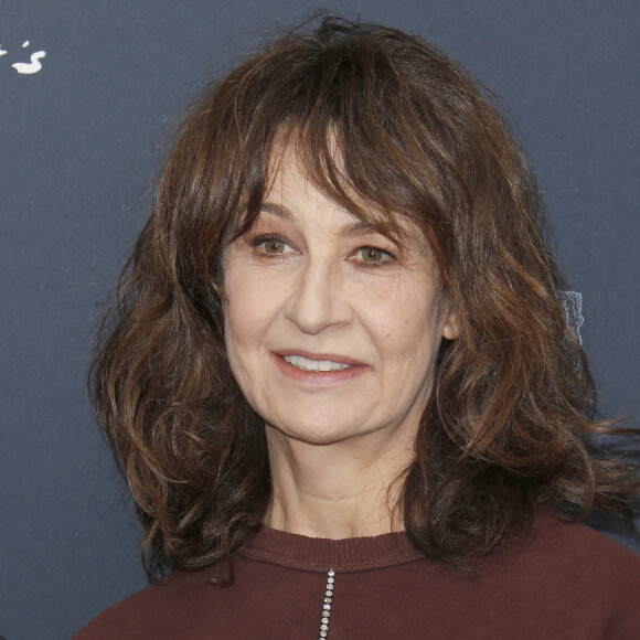 Valérie Lemercier - Photocall des nommés aux César au Fouquet's à Paris, le 6 février 2022. © Christophe Aubert/Bestimage 