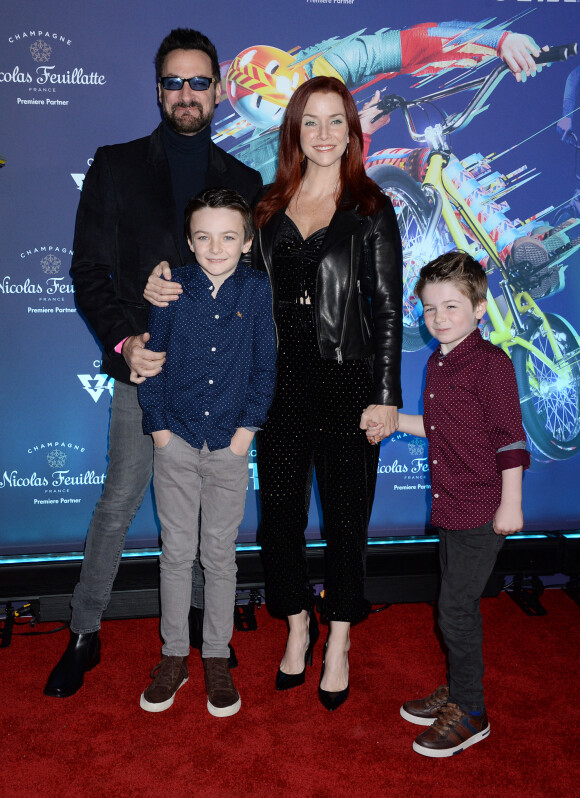 Annie Wersching avec son mari Stephen Full et leurs fils Freddie et Ozzie - Soirée "Cirque du Soleil Volta" à Los Angeles, le 21 janvier 2020.