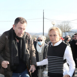 Muriel Robin - Les célébrités rendent un dernier hommage au comédien, dramaturge et metteur en scène français Roger Louret en la salle du Magre à Monclar, France, le 30 janvier 2023. © Patrick Bernard/Bestimage