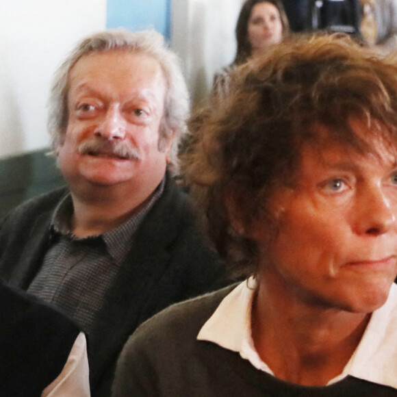 Muriel Robin et sa femme Anne Le Nen - Les célébrités rendent un dernier hommage au comédien, dramaturge et metteur en scène français Roger Louret en la salle du Magre à Monclar, France, le 30 janvier 2023. © Patrick Bernard/Bestimage