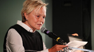 Obsèques de Roger Louret : Muriel Robin en larmes et soutenue par sa femme Anne, Francis Cabrel très ému