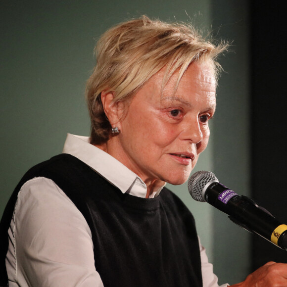 Muriel Robin - Les célébrités rendent un dernier hommage au comédien, dramaturge et metteur en scène français Roger Louret en la salle du Magre à Monclar, France, le 30 janvier 2023. © Patrick Bernard/Bestimage