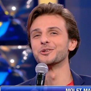 Nagui impressionné par le détail physique d'un candidat de "N'oubliez pas les paroles", Magali Ripoll choquée