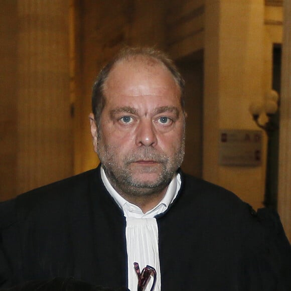 L'avocat Eric Dupond-Moretti arrive au palais de justice de Bordeaux le 5 Octobre 2015, afin de participer à l'audience de l'ex-infirmier de Liliane Bettencourt, Alain Thurin, qui après une tentative de suicide n'avait pas pu être entendu durant le procès Bettencourt de début 2015.