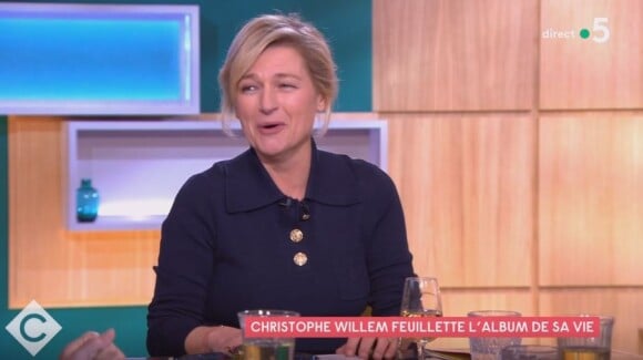 Anne-Elisabeth Lemoine parle de son poids dans "C à vous", le 31 janvier 2023, sur France 5