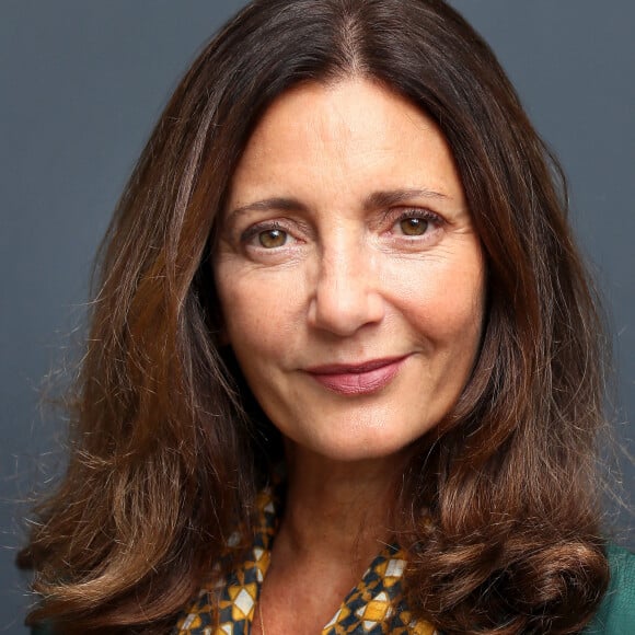 Exclusif - Valerie Karsenti, comédienne et membre du jury du festival, pose à l'occasion du Festival International du film de Saint-Jean-de-Luz, France, le 6 octobre 2022. © Patrick Bernard/Bestimage 