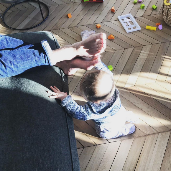Charlie Bruneau dévoile pour la première fois une photo de son enfant - Instagram